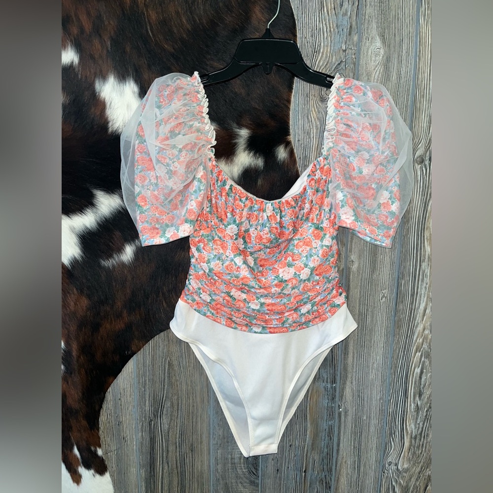 SHEIN size large NWOT lined tuled floral printed puff sleeve bodysuit